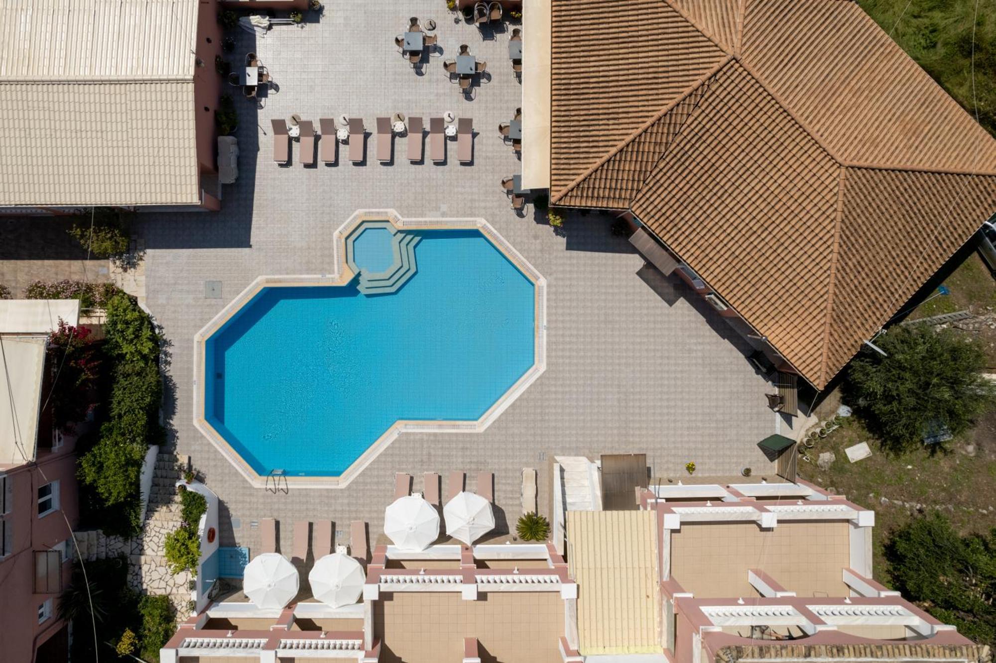 Paradiso Hotel Sea View And Pool Suites Ipsos Corfu Екстер'єр фото