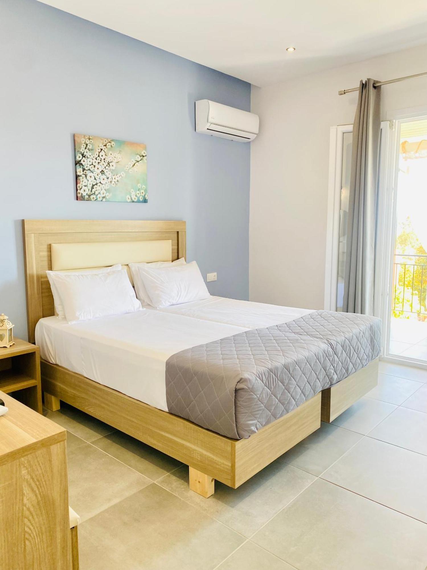 Paradiso Hotel Sea View And Pool Suites Ipsos Corfu Екстер'єр фото